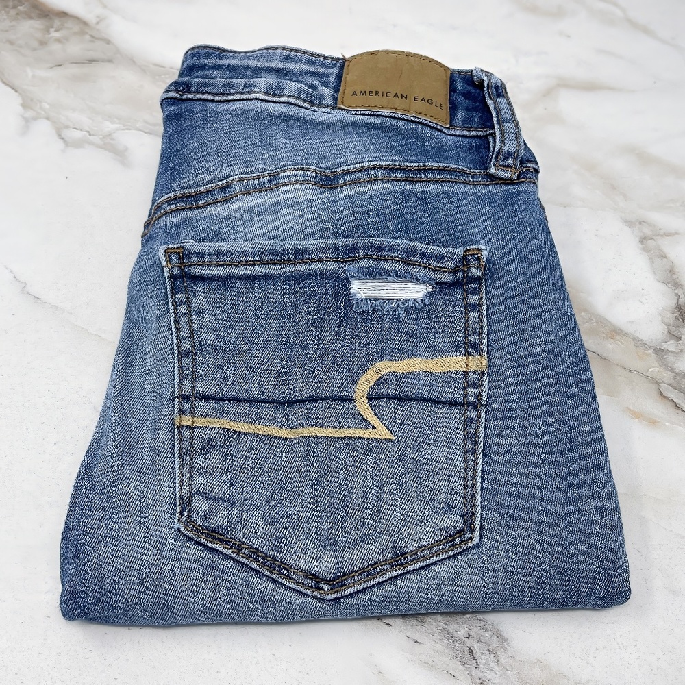 AE High-Rise Distressed Jegging